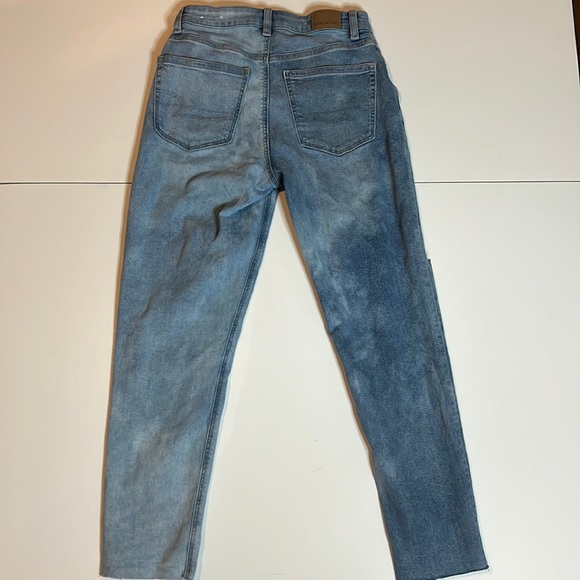 American Eagle high rise 2 tone distressed jeans raw hem with stretch sz 2 - Picture 2 of 4